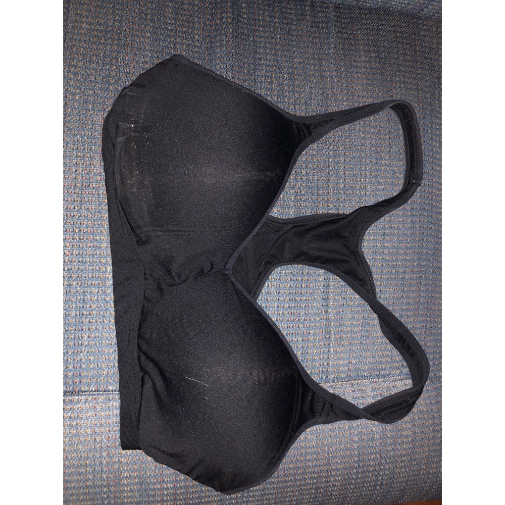 Black sports bra
